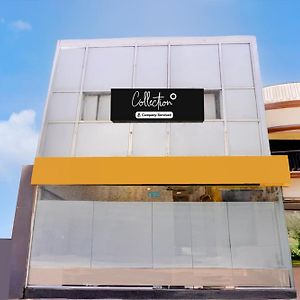 Super Collection O Andheri West Near Kokilaben Hospital